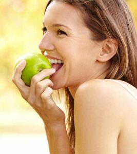 How Many Apples Should You Eat Per Day?